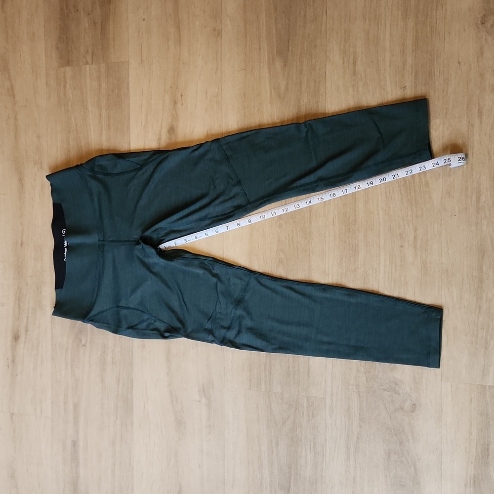 Outdoor Voices 3/4 Warm up Crop size medium